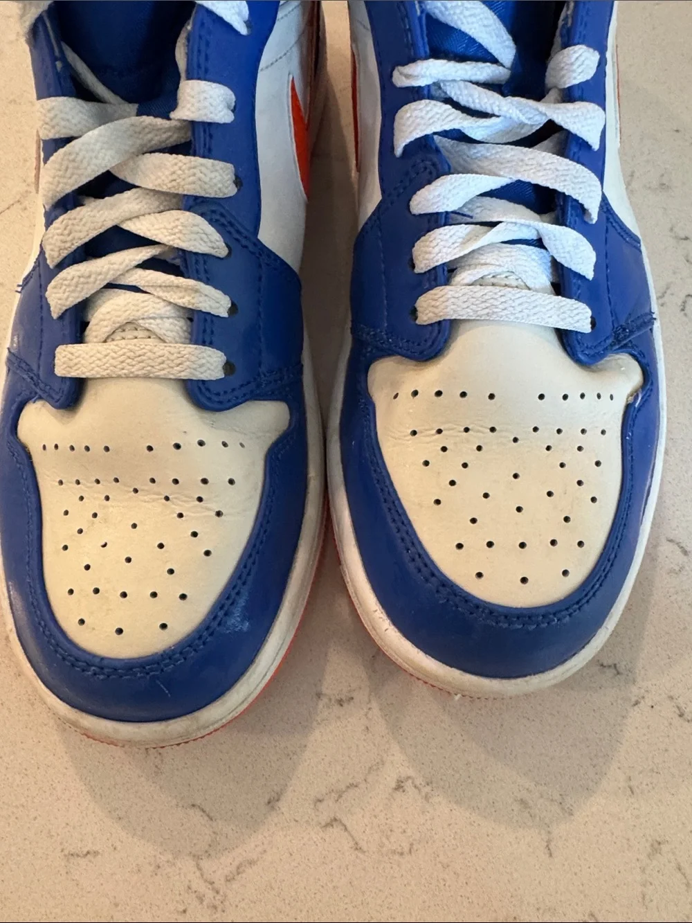 (LN) Jordan Men’s Nike Sneakers in Blue, White, & Orange- 8.5